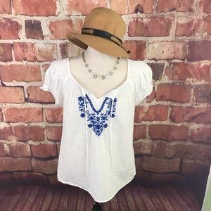 Izod Embroidered Boho/ Peasant Top Sz Small